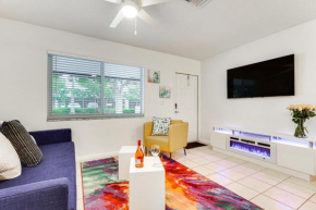 2 Mi to Dtwn Hollywood Vibrant Pet-Friendly Condo